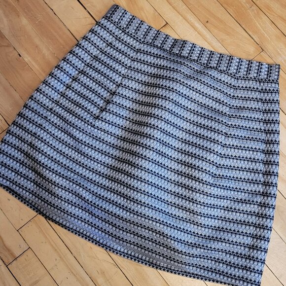 BCBGMaxAzria Dresses & Skirts - BCBGMAXAZRIA Blue Black Textured Mini Skirt Size 10 A-Line Lined
